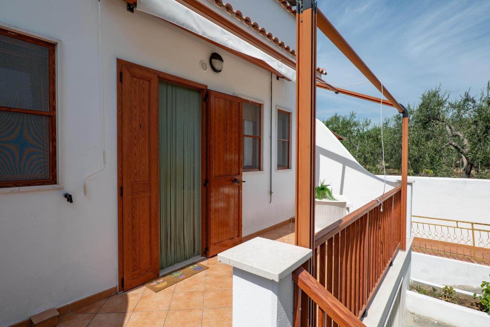 Residence Lido Dei Pini Маттината Экстерьер фото